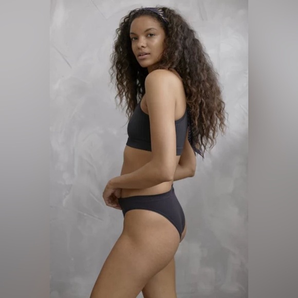 OUT FROM UNDER Black Markie Soft Seamless Ribbed Set - Picture 7 of 10